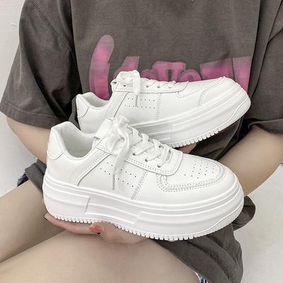 Маленькие белые туфли на толстой подошве женские новые осенние увеличивающие рост дышащие туфли модные туфли повседневные спортивные кеды