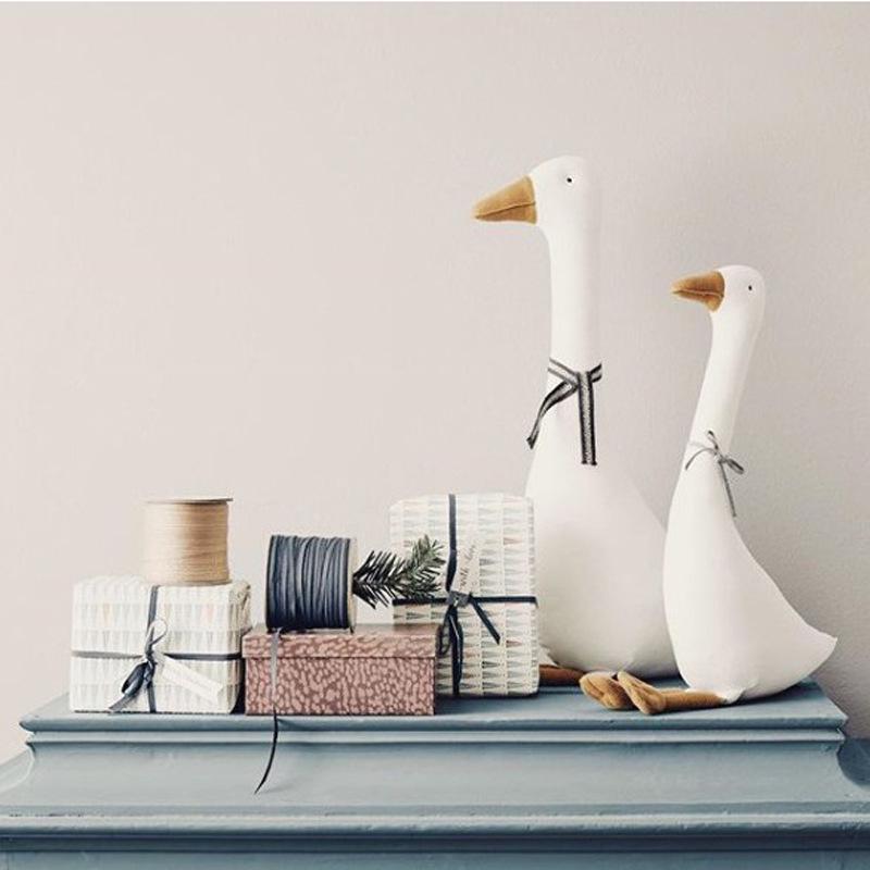 Игрушка-комфорт в виде милой куколки-гуся в скандинавском стиле - мягкая подушка для домашнего интерьера