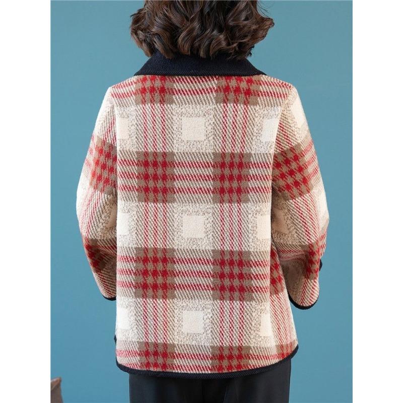 Unique Chinese Style Mom Cardigan with A Touch Elegant Lapel Collar for Middle-aged Women In Spring and Autumn