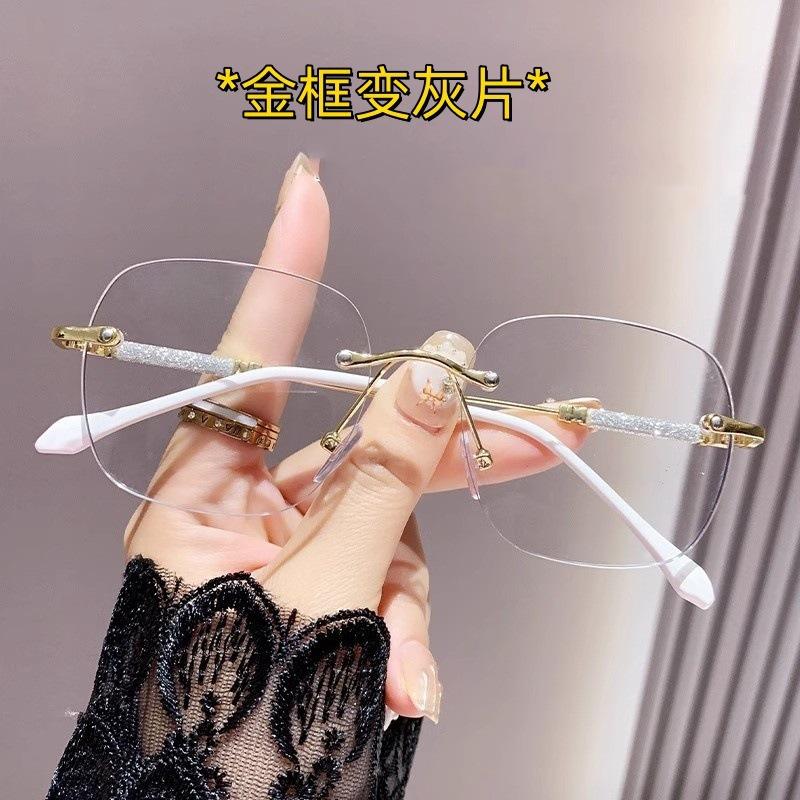 Улучшенные светочувствительные меняющие цвет плоские зеркала Gypsy Douyin Anti-Blue женские очки для чтения с безграничной оправой и высокой четкостью