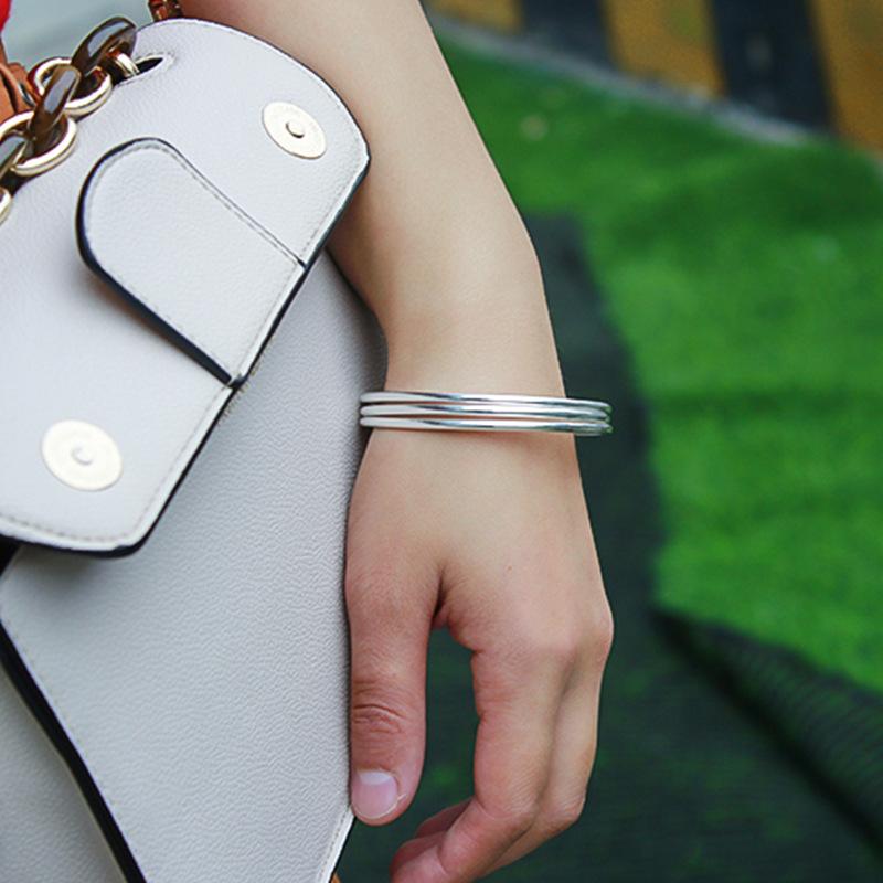 Женский браслет из стерлингового серебра S999 с тремя кольцами и несколькими петлями, серебряный браслет с гладким лицом, модный простой закрытый серебряный браслет