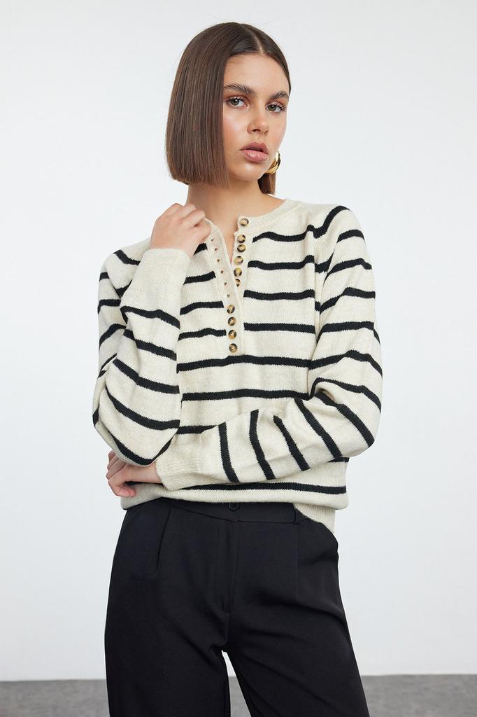 Women's Fashionable Stylish Sweater Stone Soft Textured Basic Striped Knitwear Sweater