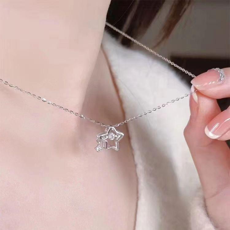 The Same Small Fresh Collarbone Chain, Beating Heart, Five-pointed Star Necklace, Girls' Star Smart Birthday Gift.