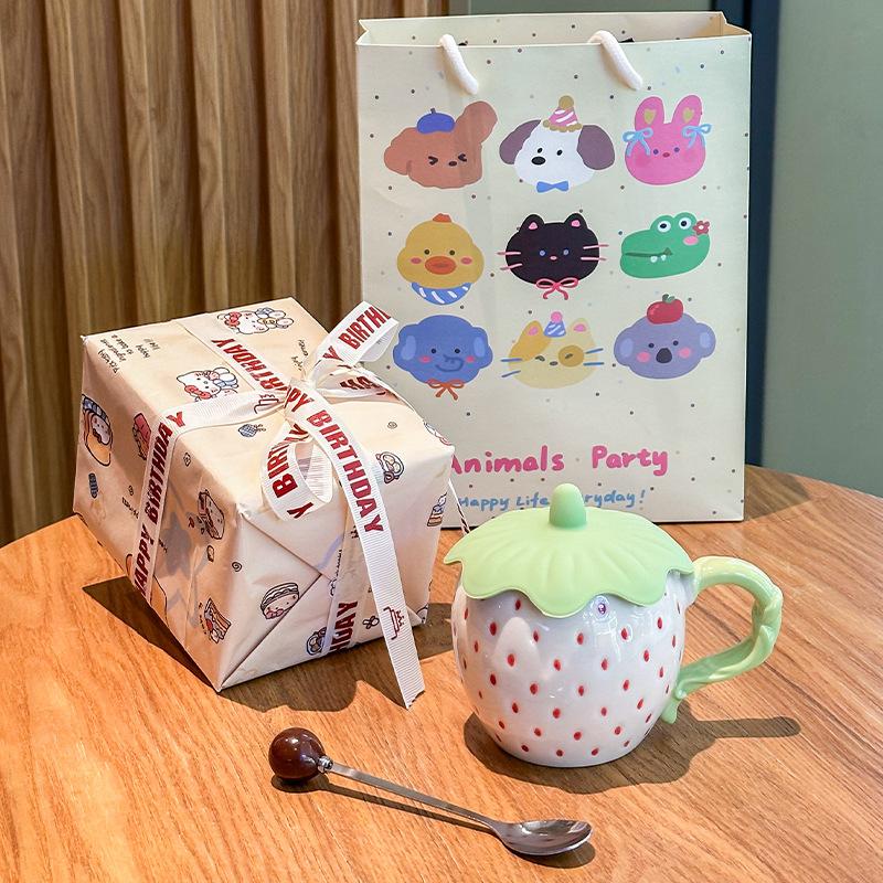 Girl's Heart Cute Strawberry Ceramic Cup Couple Mug with Lid for Girlfriend Birthday Gift Souvenir Gift Box