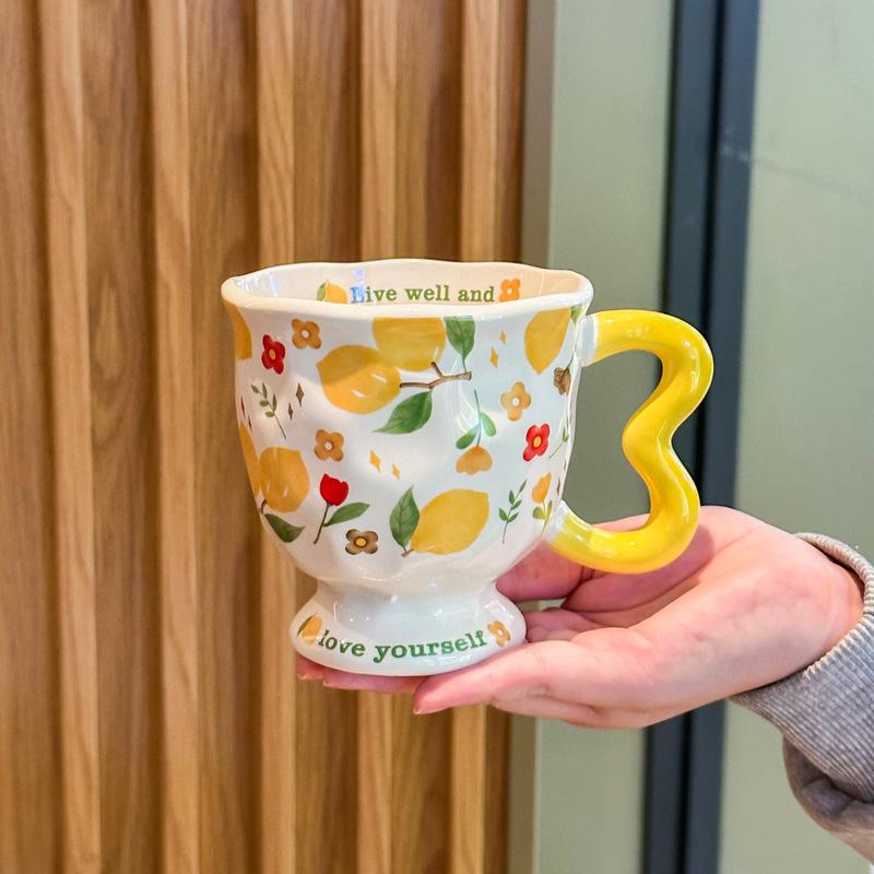 Керамическая кружка высокой ценности с крышкой и ложкой, милая кружка с фруктами для девочки, офисная кофейная кружка, подарок на день рождения