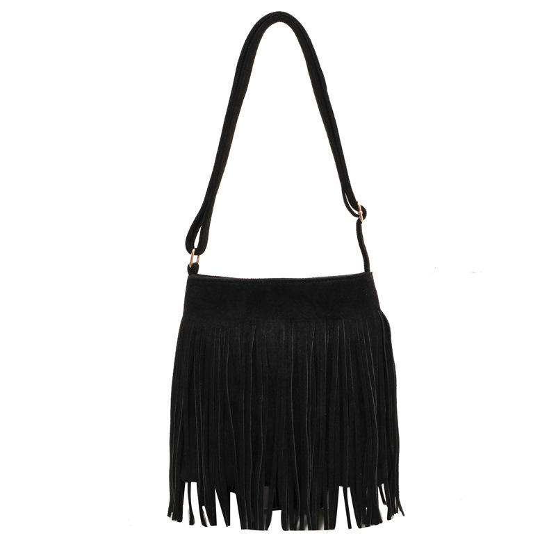 Женская сумка через плечо с кисточками через плечо