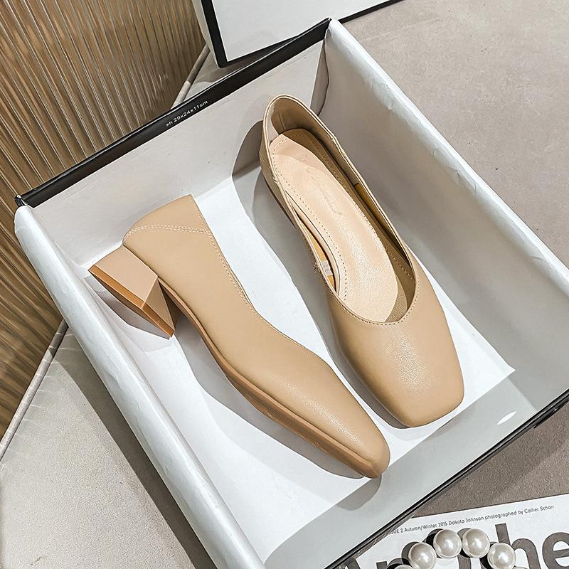 2024 Весна Туфли на толстом каблуке Небольшие рабочие туфли Мягкая кожа Большие женские туфли 41-43