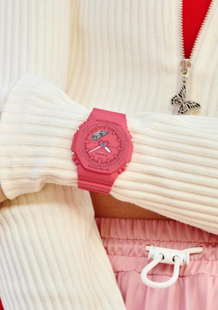 Модель часов изготовлена из биопластика Pink [Casio] G-Shock [] Средний размер GMA-P2100-4AJF Женские