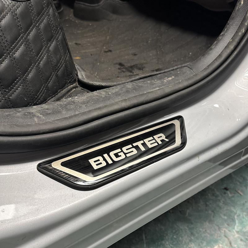 ДЛЯ DACIA BIGSTER 2024-2025 Защитные накладки на пороги Автомобильные наклейки на пороги Стальная накладка на педали Аксессуары для стайлинга автомобиля