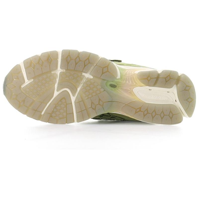 New Balance 2002R Брайант Джайлс Что теперь? Кроссовки M2002RAG