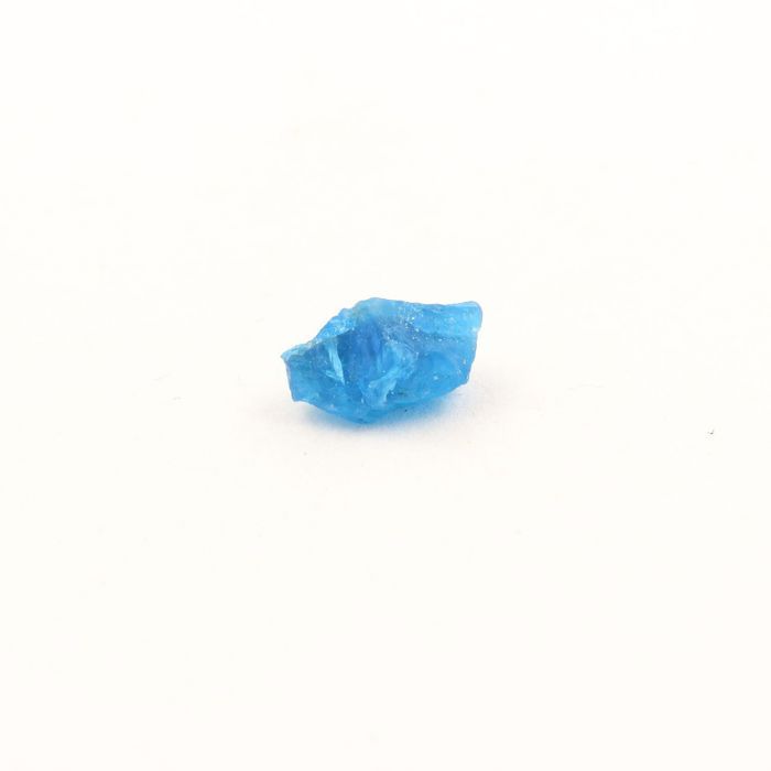 Pierres et Minéraux. Apatite bleu neon. 1.540 ct. Betroka, Anosy, Madagascar.