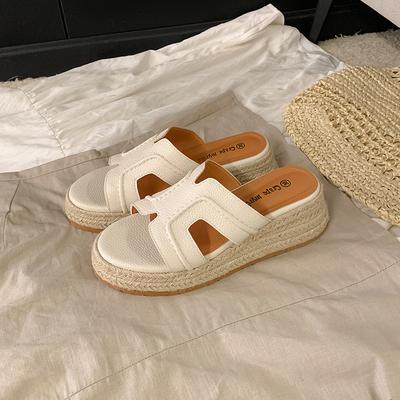 Женская обувь – Сандалии