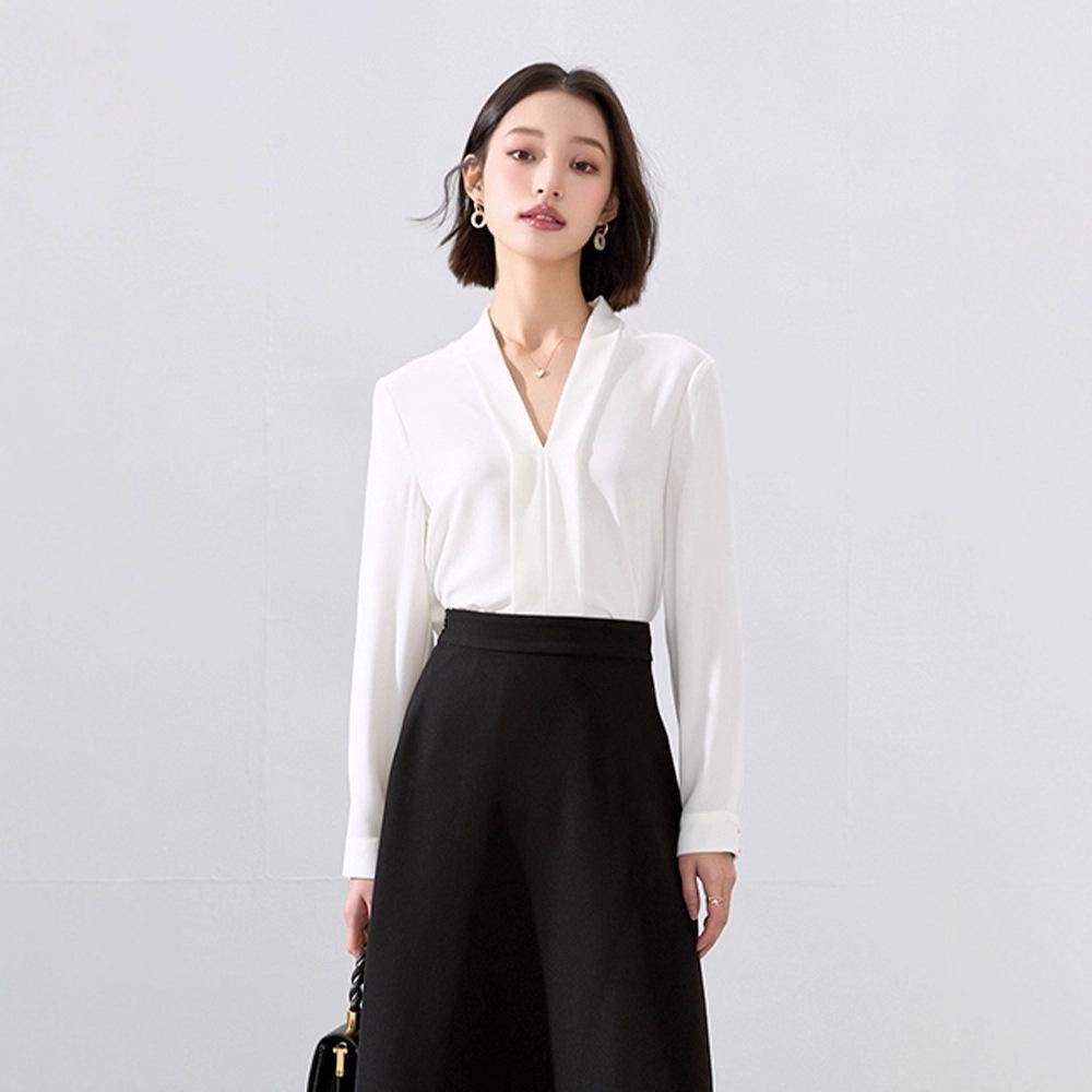 Women's Drapey White V-neck Chiffon Shirt: Long-Sleeved, Slimming, Perfect for College, Interviews, Professional Wear, and Spring Layering Tops