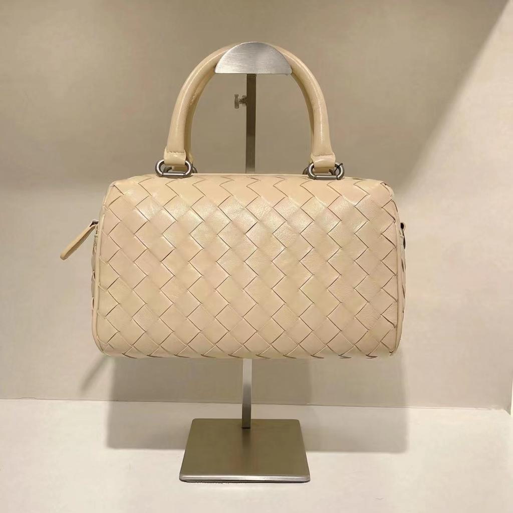 New Sheepskin Pillow Woven Bag Commuting Handbag High-quality And Fashionable Woven Bag Genuine Leather Women's Bag