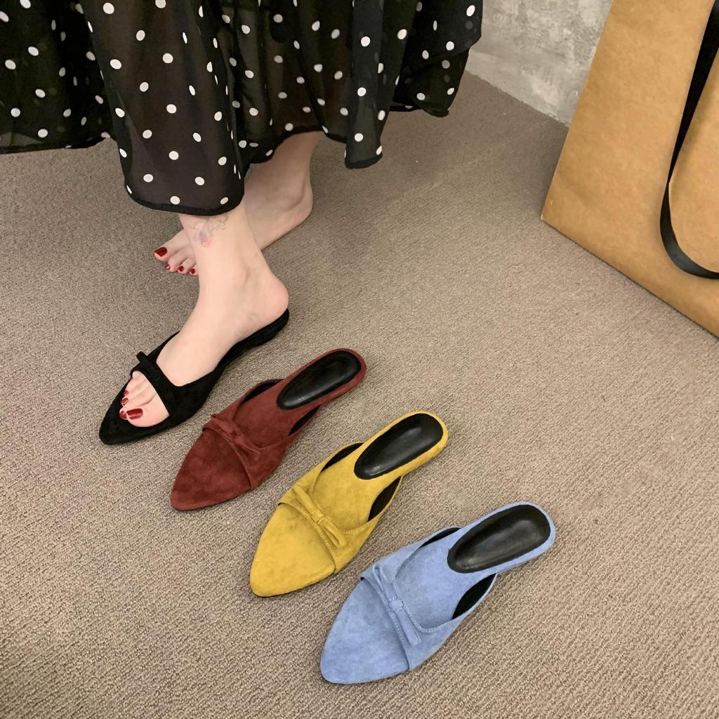 Полушлепанцы с низким каблуком, черные, с закрытым носком, новые, весенние, повседневные, универсальные, с легким вырезом, с острым носком, темпераментные, крутые шлепанцы для женщин