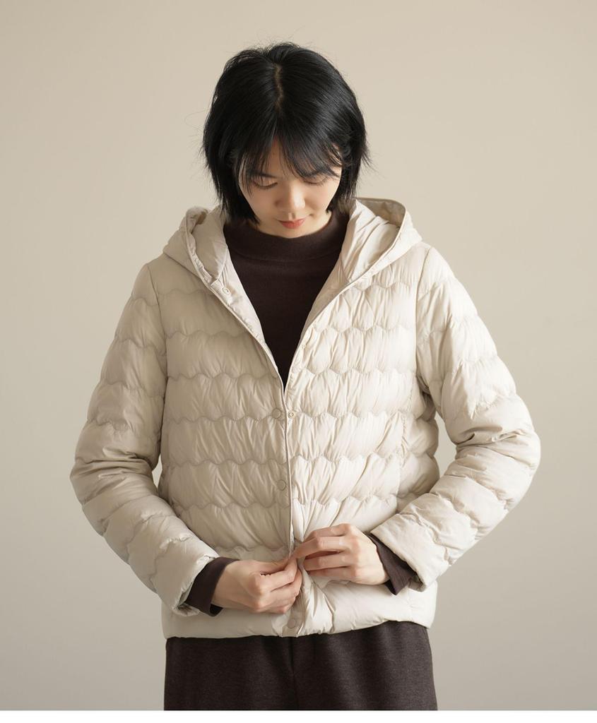 Графеновая легкая пуховая куртка с капюшоном