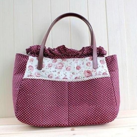 Стильная сумка с ручками из искусственной кожи и предварительно просверленными отверстиями для замены.