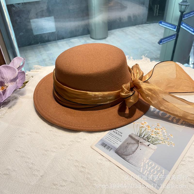 French retro woolen flat top top hat, satin strap, flat brim small brim hat, elegant Hepburn woolen felt hat for women in autumn and winter