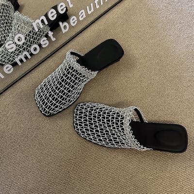 Лето 2025 новые французские черные полые стразы на плоской подошве полушлепанцы женские весенне-летние темпераментные сказочные сандалии с закрытым носком