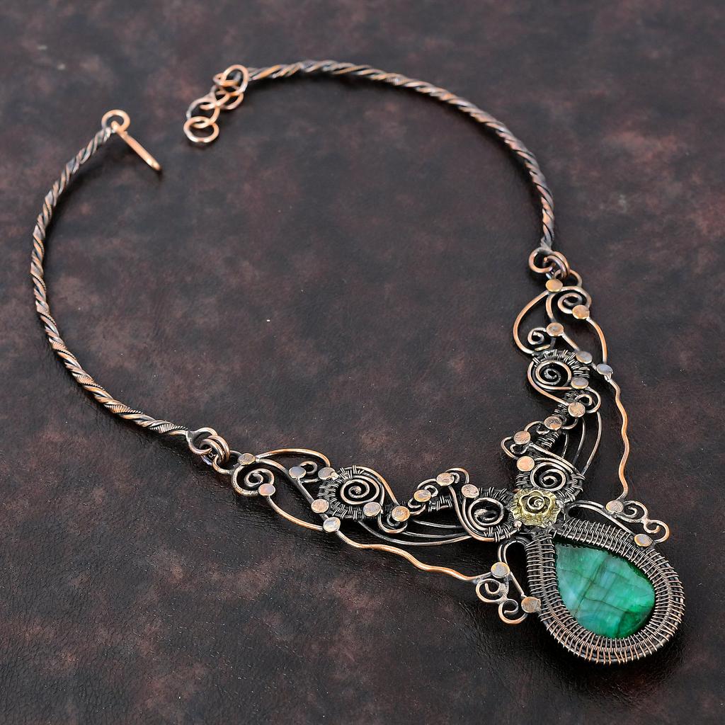 Ожерелье из ограненного замбийского изумруда, обернутое медной проволокой, ювелирные изделия из драгоценных камней, регулируемое ожерелье, обернутое вручную медной проволокой, подарок для матери