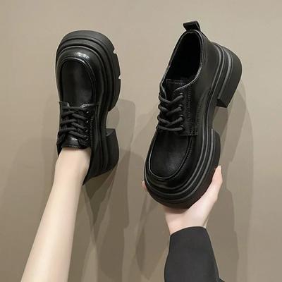 Мода 2024 года, новые британские туфли на плоской подошве с круглым носком, осенние туфли-лоферы с мехом, оксфорды на платформе с мелким вырезом, повседневные женские кроссовки