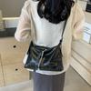 Новая женская сумка через плечо большой вместимости, модная весенняя коллекция 2025 года, сумка под мышкой, нишевый дизайн, простая сумка-тоут с цепочкой