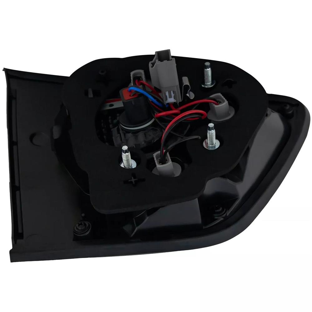 Задний фонарь правый внутренний галогенный с лампочкой для Chevrolet Traverse LS LT 2013-2017