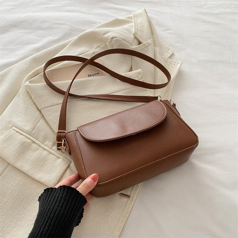 Chic 2024 Summer Fashion Shoulder Bag For Women Trendy Street Style Handbag Beige