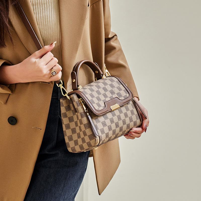 Mrs. Qiao Handbag for Women 2025 New Handbag High-end Feel Mom Bag Crossbody Bag Vintage Women's Bag