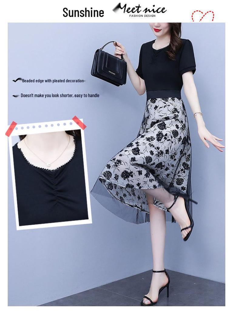 Женское черное платье с сетчатыми вставками, имитирующее костюм из двух частей, с короткими рукавами, лето 2024 - Дизайн со шнуровкой, подчеркивающий талию.