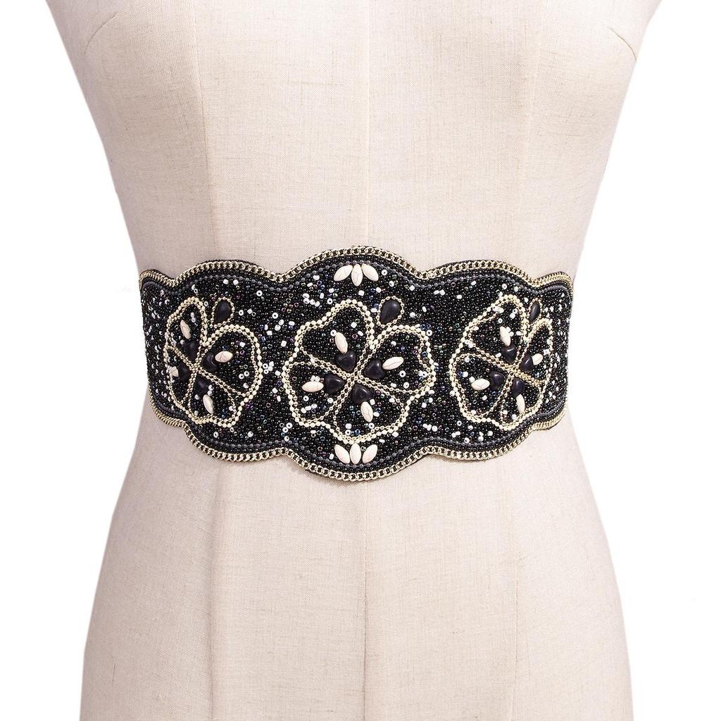 Эластичный пояс ручной работы в стиле бохо с отделкой из бисера и ракушками