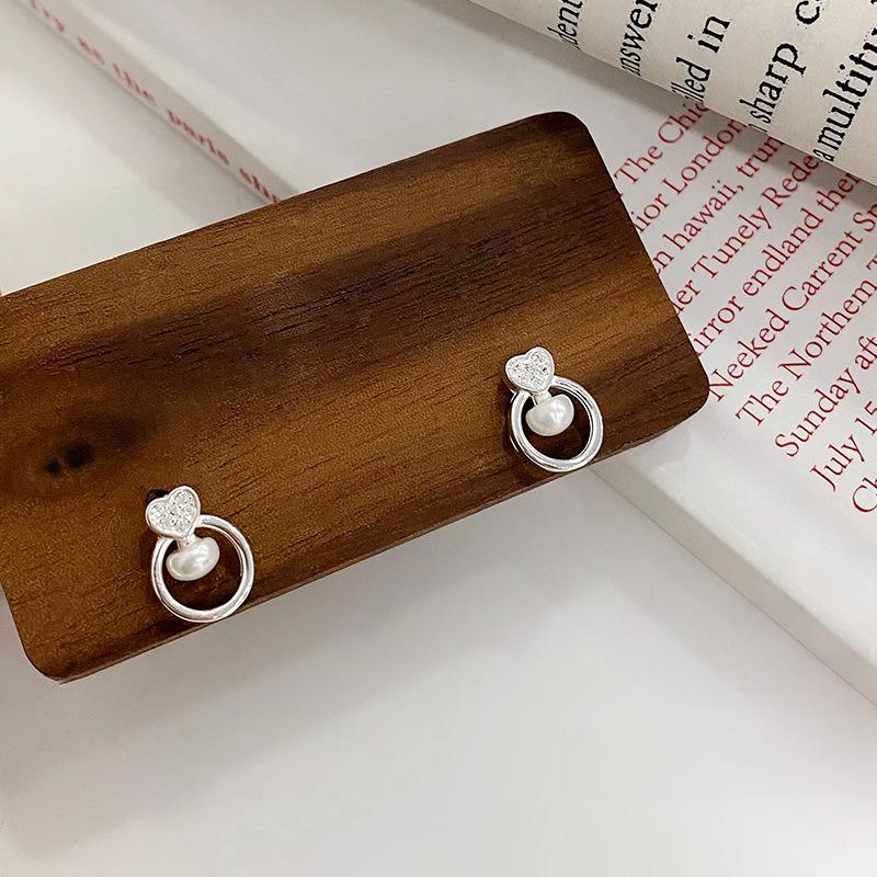 Sweet Love Pearl Ring Earrings for Women's Niche Light Luxury New Design Earrings