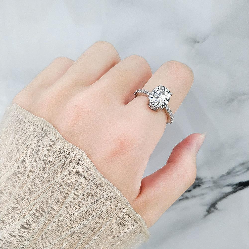 Elegant Oval Zircon Ring For Women Large Carat Simulated Diamond Statement Jewelry Fashionable Hand Accessory Gift