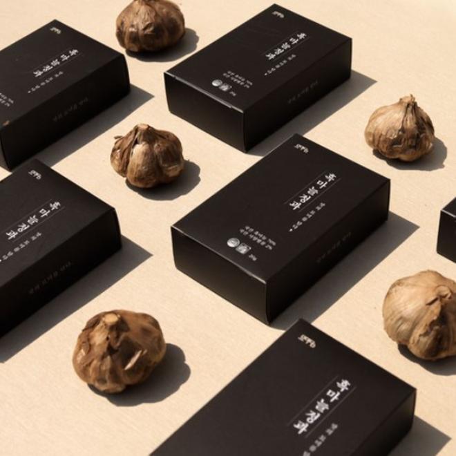 (корейская здоровая еда) кусочки черного чеснока 20г х 10