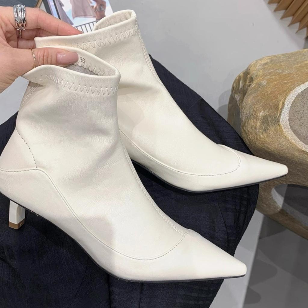 Французские остроносые короткие ботинки женские 2025 осень и зима новые на низком каблуке модные из мягкой кожи универсальные бархатные тонкие ботинки и ботильоны