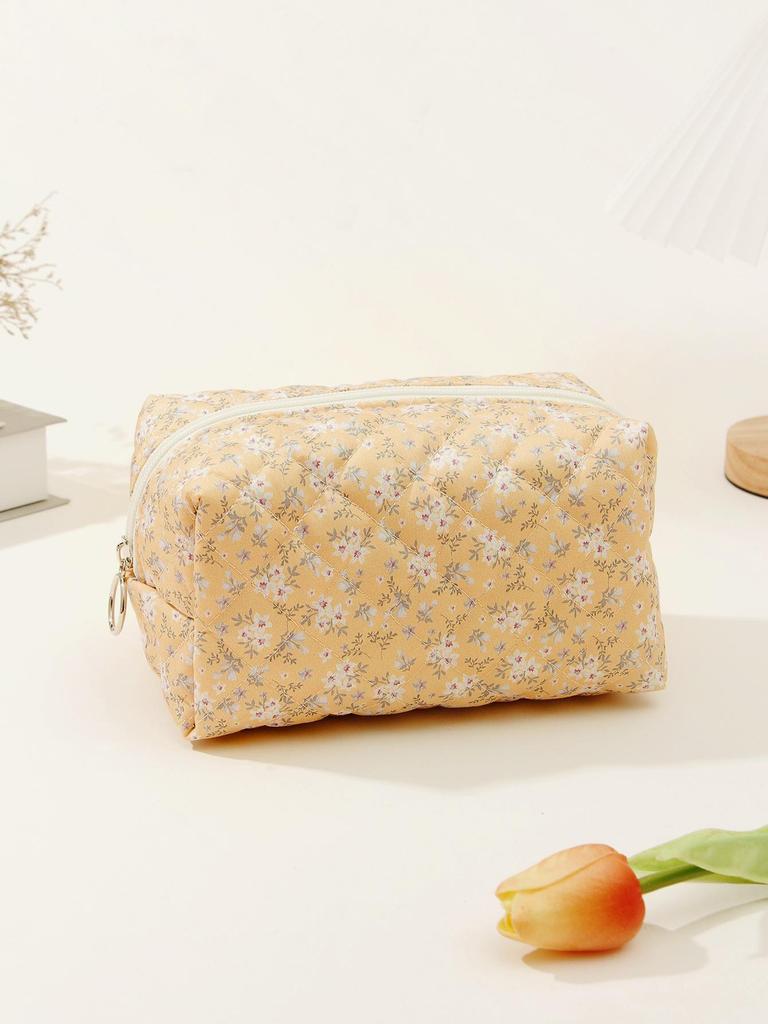 Стеганая хлопковая косметичка Berg Floral - маленькая, с милым цветочным дизайном для хранения в дороге