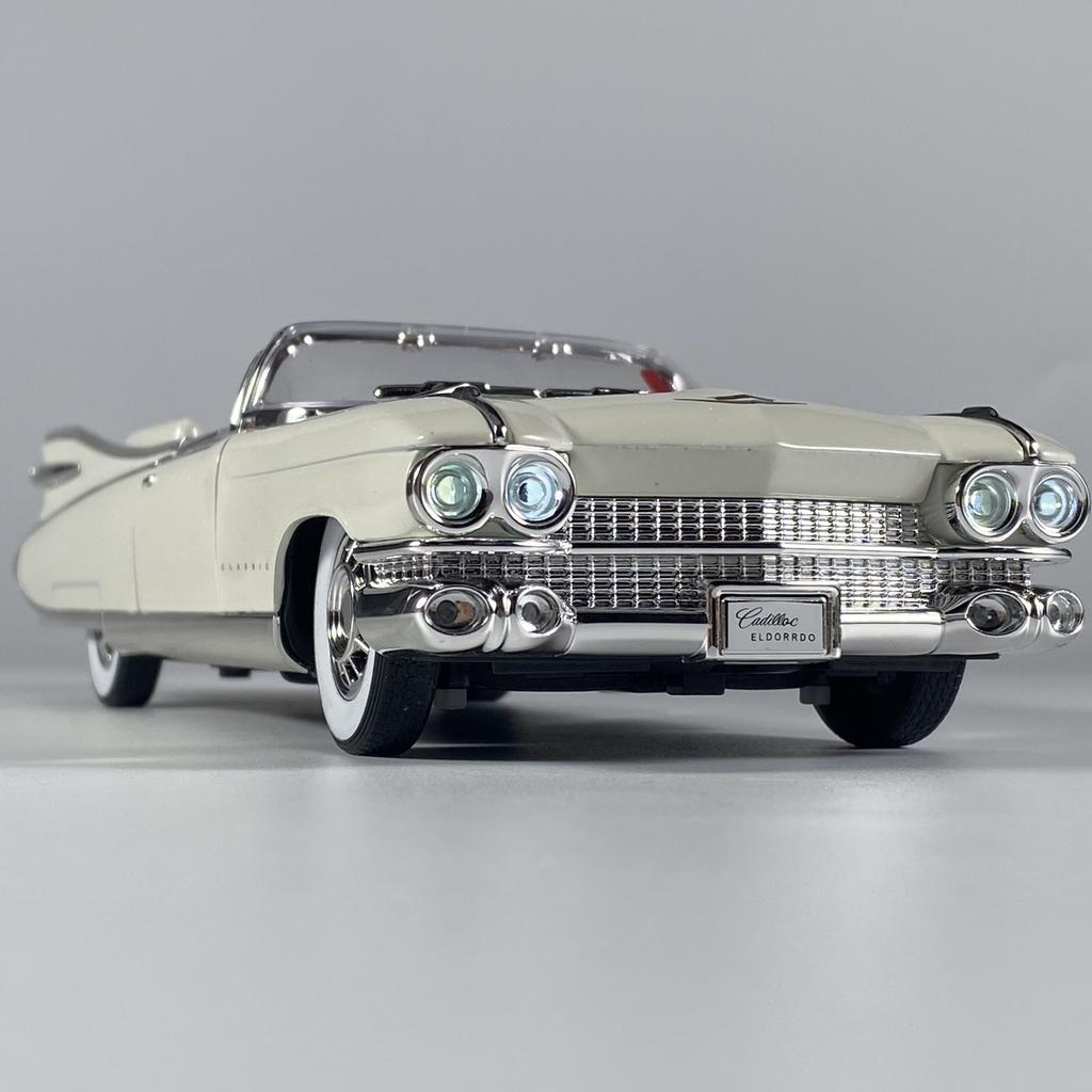 1:24 Cadillac Eldorado Biarritz 1959 Series 62 Classic Car Alloy Diecast Model Collect Hobby Model Ornaments Gift For Childrens