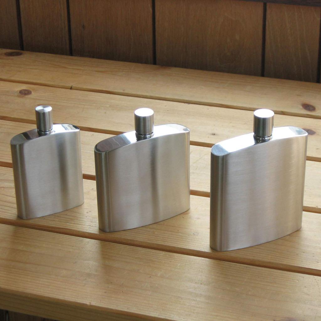 Бутылка виски Sato Kinzoku Kogyo SALUS Skittles Bacchus 200 мл