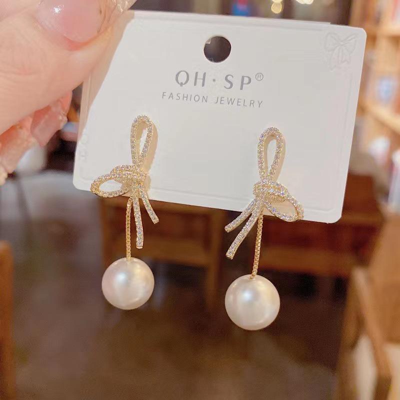 2024 Trendy Pearl Bow Drop Earrings - Elegant French Design for Influencers