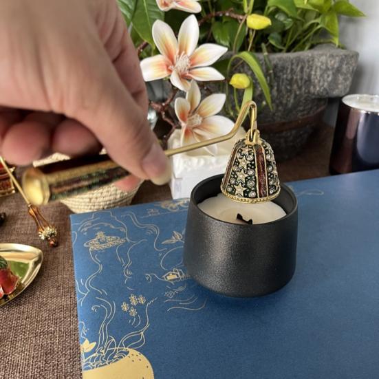 Metal Candle Snuffer Long Handle Candle Wick Flame Extinguisher Putting Out Candle Extinguishing Tool Decorative Candle Accessory