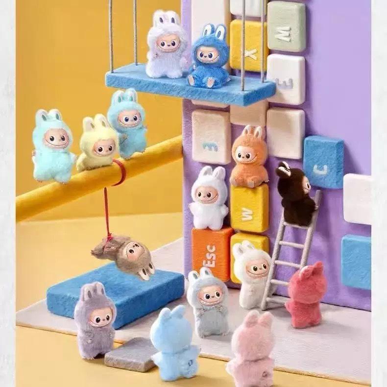 Трендовый мини-брелок в виде плюшевой куклы Labubu 4.0, игрушка-сюрприз в слепой коробке