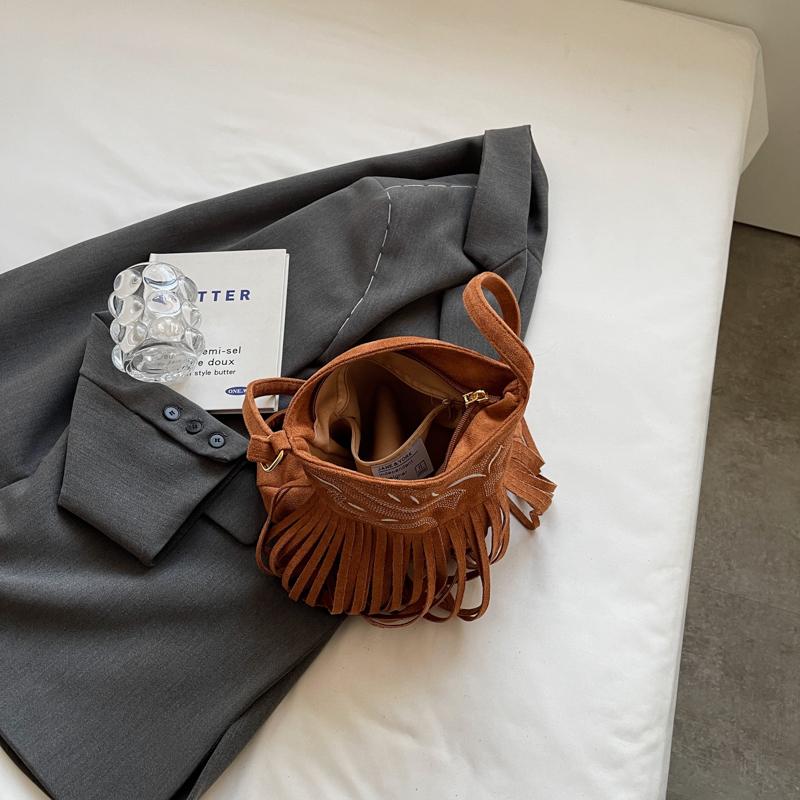 Женская сумка через плечо с кисточками Сумка через плечо