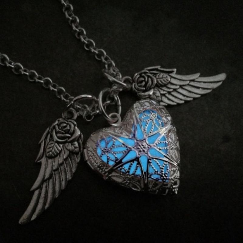 Woman Jewelry Flying Heart Glow Locket with Rose Wings Magic Glow In The Dark Jewelry Necklace