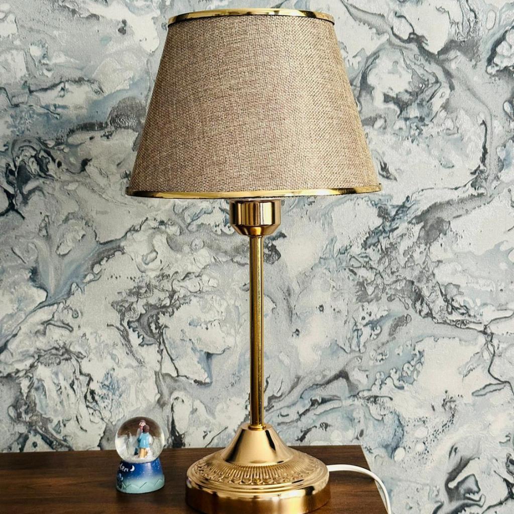 Royal Gold Metal Ayaklı Abajur Kumbeji Altın Şeritli Kumaş Başlık Yatak Odası Abajur Salon Masa Lambası