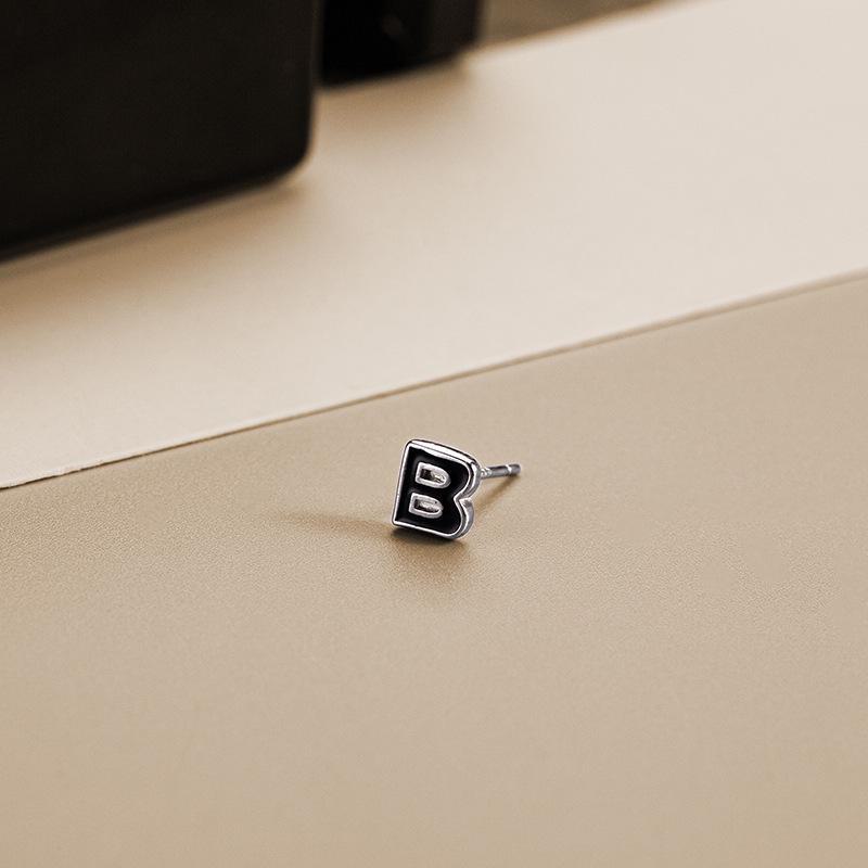 Серьги-алфавиты Banyan Tree S925 из серебра с черным клеем — модные, простые, унисекс, стильные, одиночные.