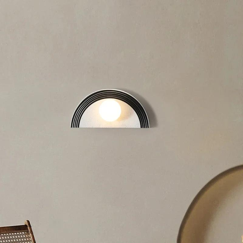 Retro Round Solid Wood Circular Wall Lamp Modern Homestay Vintage LED Lighting Unique Artistic Decoration Wall Sconce