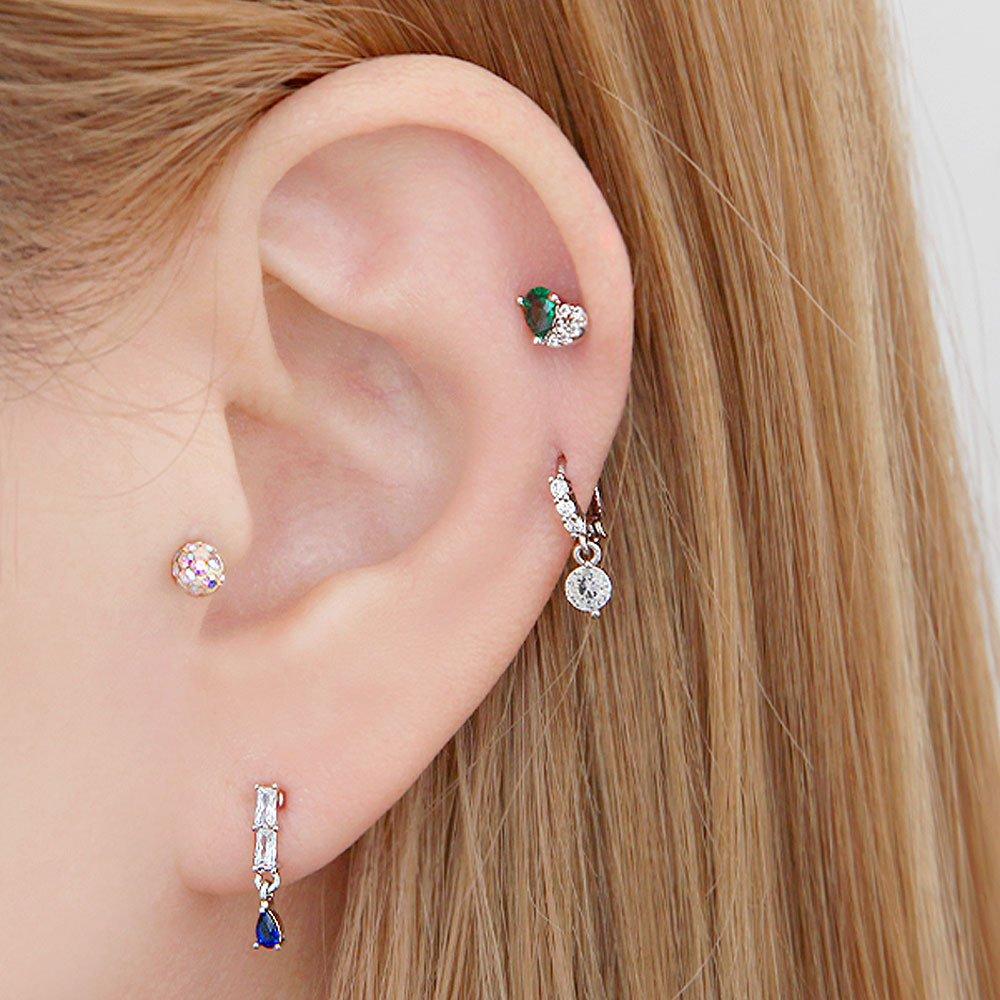 [1+1] Choose 1 of 2 Half Love Piercings