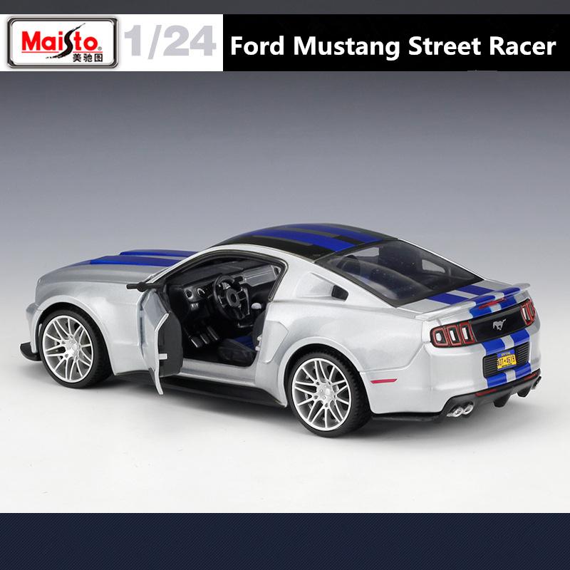 Maisto 1:24 Ford Mustang Street Racer 2014 Alloy Sports Car Model Diecasts Metal Racing Vehicles Car Model Simulation Kids Gifts
