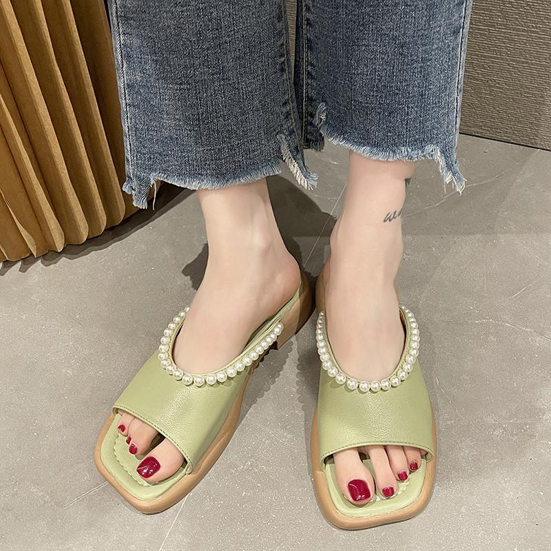 2024 Новые летние женские тапочки Модные сандалии с жемчугом Женские тапочки с открытым носком на низком каблуке Сексуальные сандалии на плоской подошве с открытой пяткой Женские тапочки