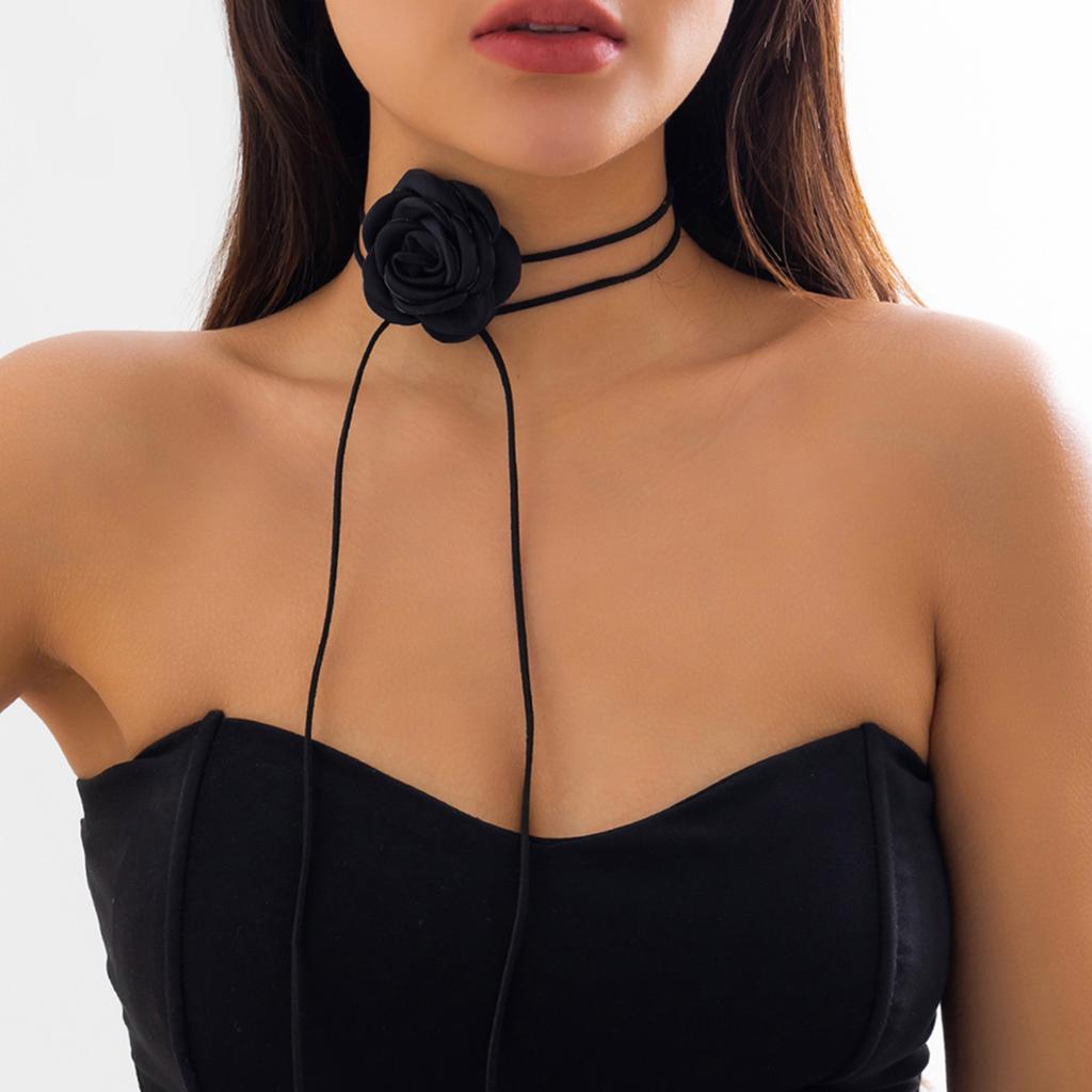 Trend Niche Sense Rose Pendant Collarbone Chain Temperament Simple Cold Wind Adjustable Black Velvets Necklace